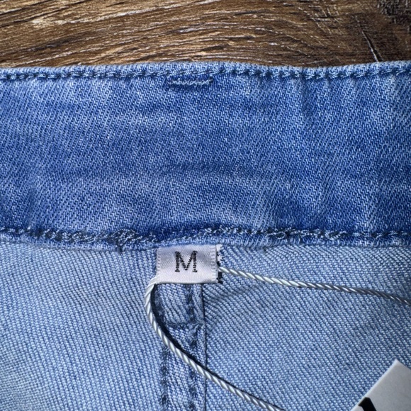 NWT 💙 OYROSY Fringe Distressed Denim Shorts Light Wash Size M - Picture 7 of 12